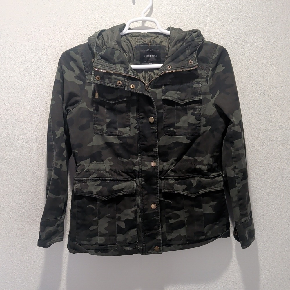 LUCKY BRAND Women's Army Camo Hooded Jacket Size Medium Quilted Lined EUC